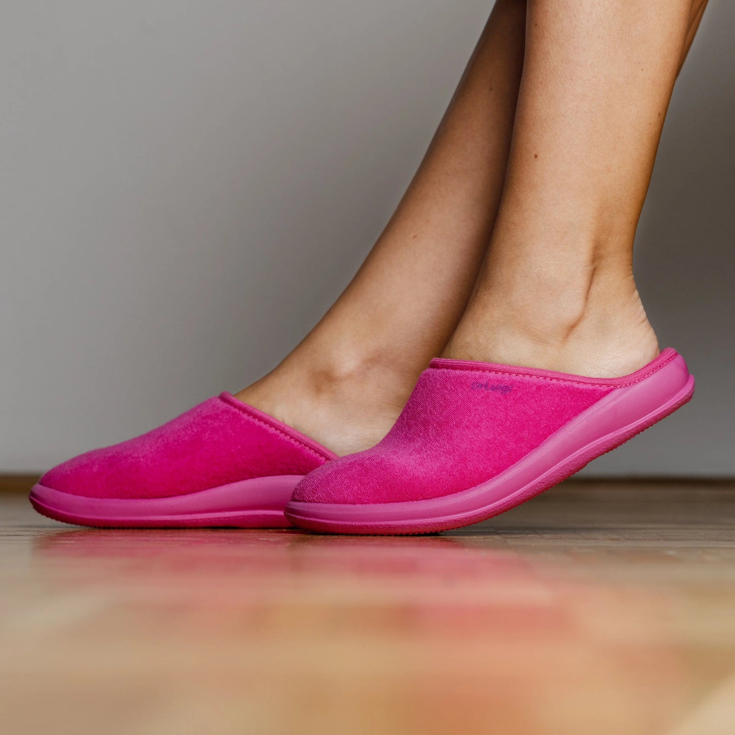 DrLuigi® Orthopedic Slippers for Women - Comfortable Medical Footwear Fuchsia drluigi
